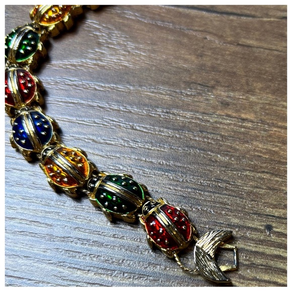Vintage Ladybug Charm Bracelet - Picture 4 of 8
